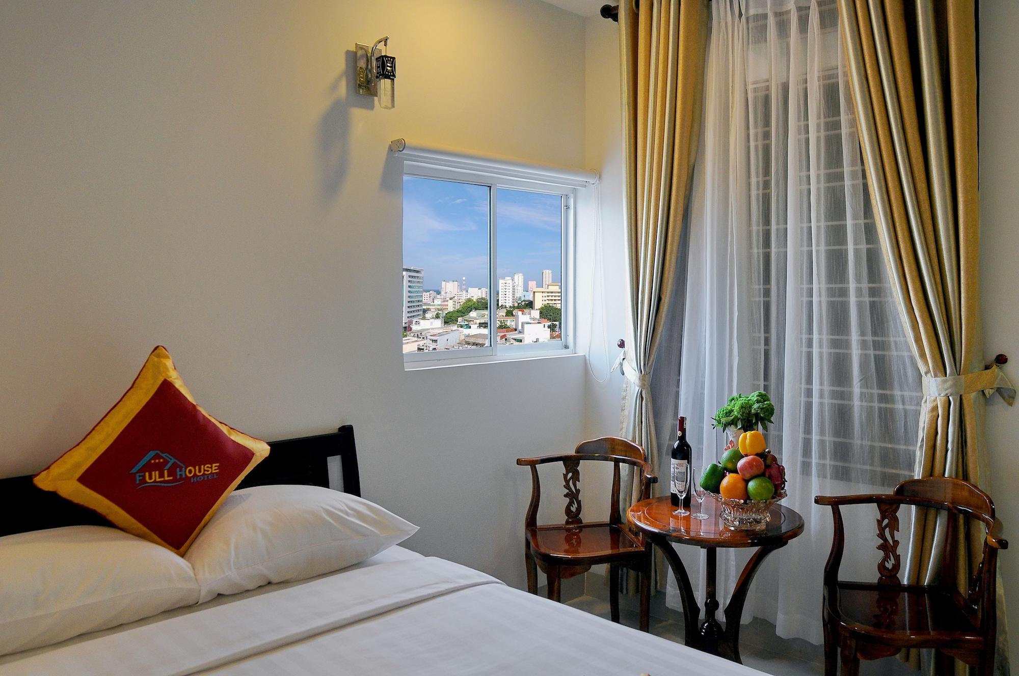 Full House Hotel Nha Trang Exteriör bild