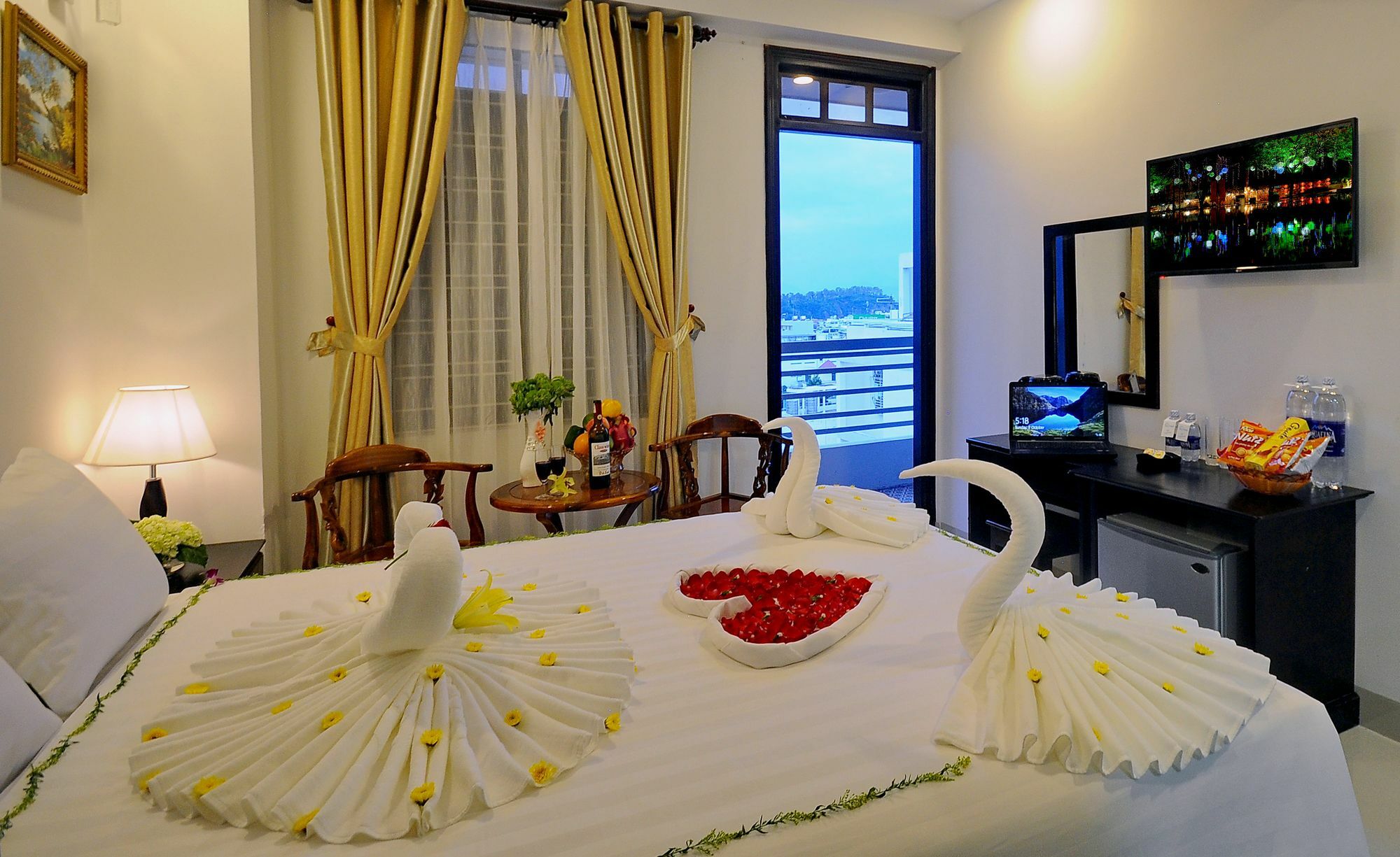 Full House Hotel Nha Trang Exteriör bild
